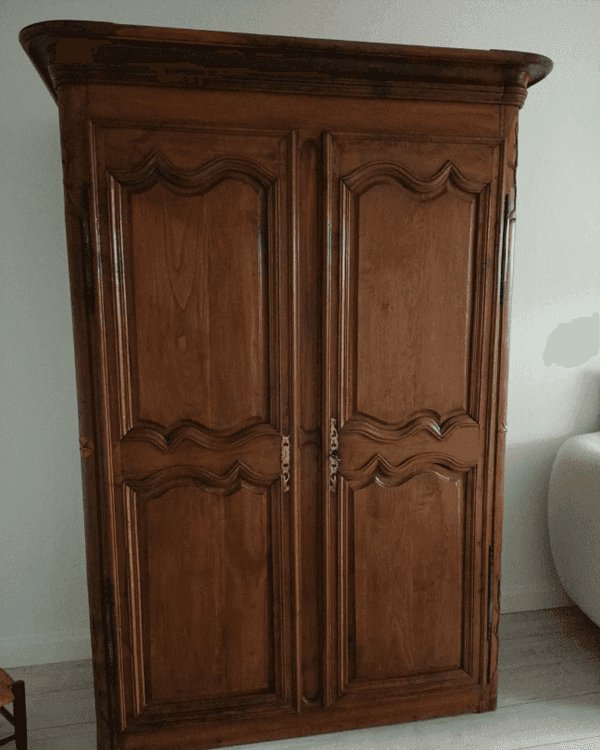 Avant - Aerogommage d'une armoire